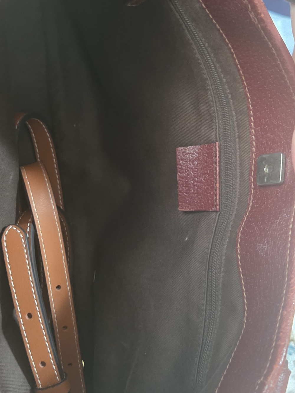 Gucci Canvas Monogram Tote in Beige with Burgundy Trim - Picture 5 of 5